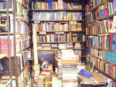 Local Libreria Descartes del Persa Biobio